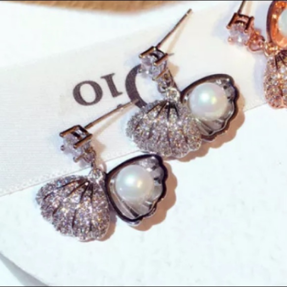 925 Suprise Inside Pearl Shell CZ Earrings